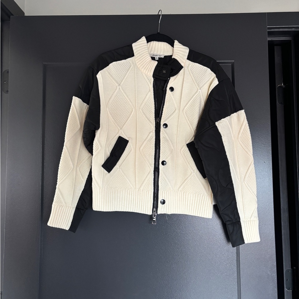 Cream Sweater Zip Jacket - Boutique Tag Visible